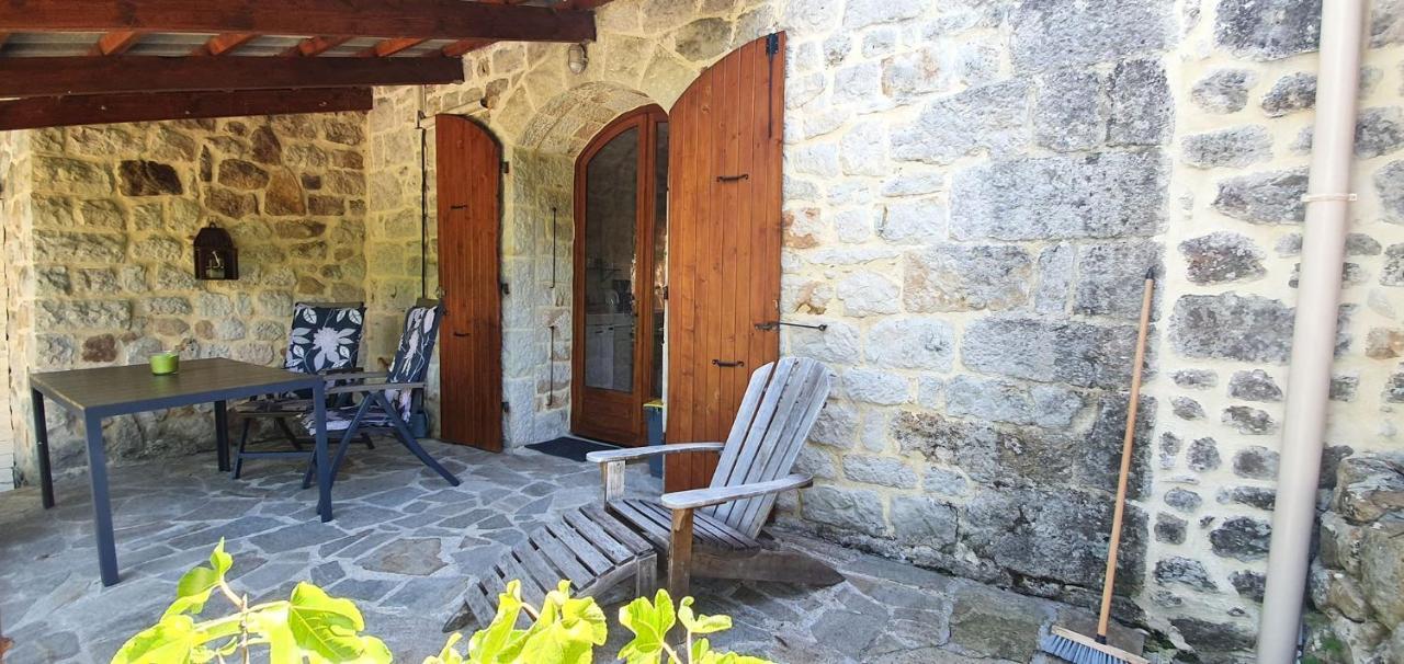 Mas Le Corbery Apartment Largentiere Bagian luar foto